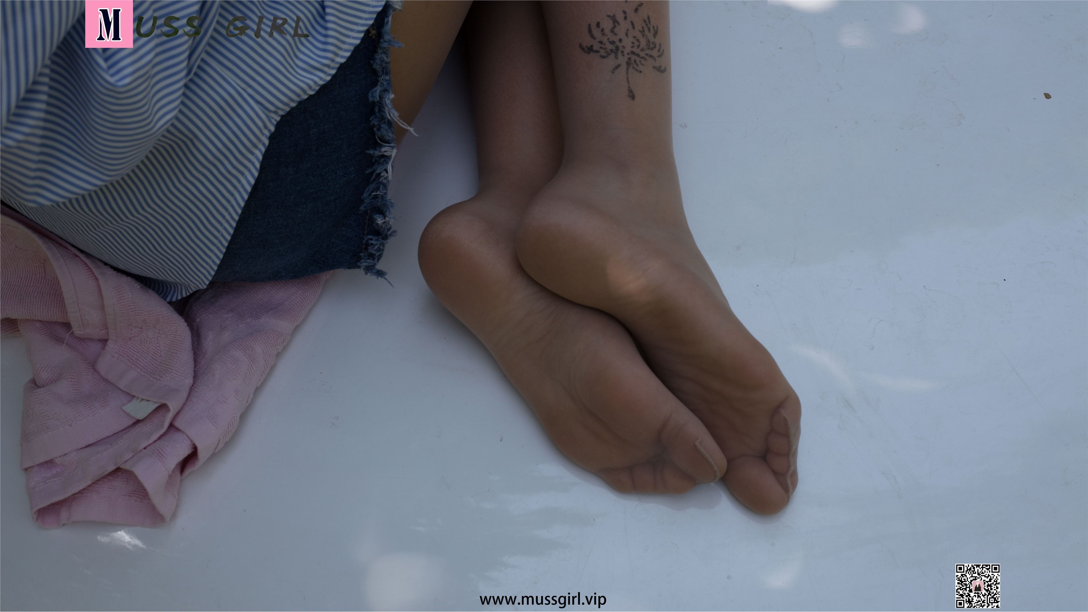 MussGirl慕丝女郎  NO.211 牛仔热裤肉丝美女